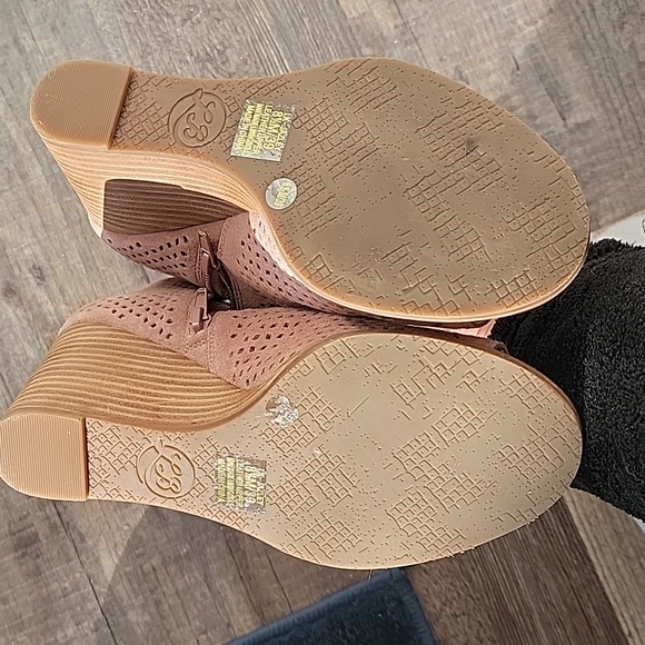 Lucky brand wedges - Picture 3 of 5